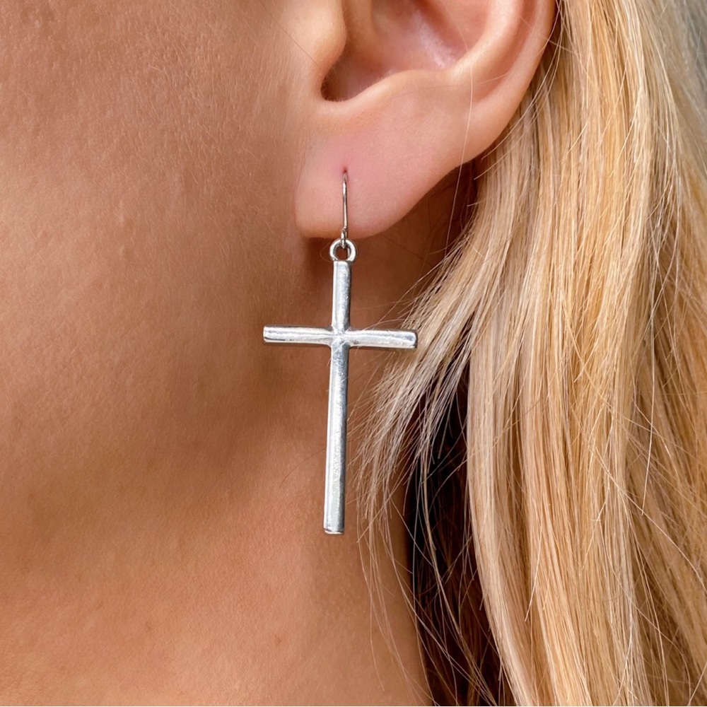 💎 SILVER CROSS CUSTOME JEWELRY EARRINGS!